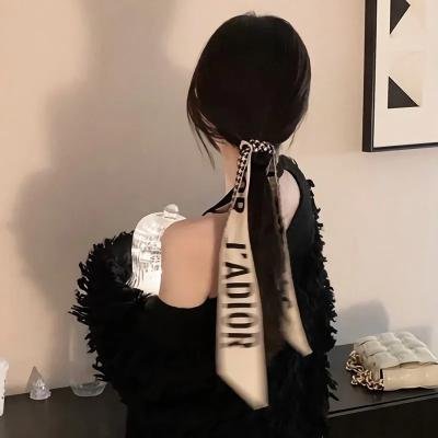 美丽背后 封面